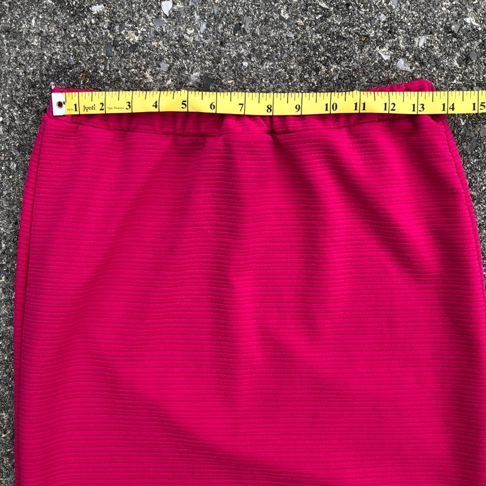 Midi hot pink pencil skirt